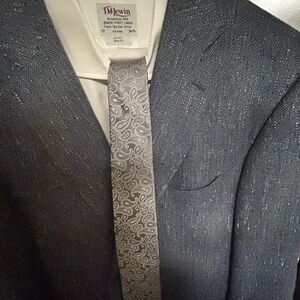 Pal Zileri Blazer, EUC….. 3rd picture is most accurate color.